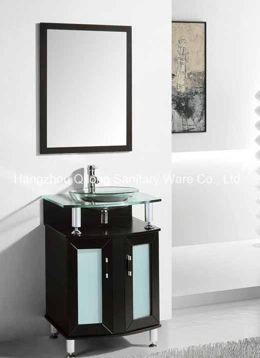 Small Size America-Style Wood Furniture in Bathroom