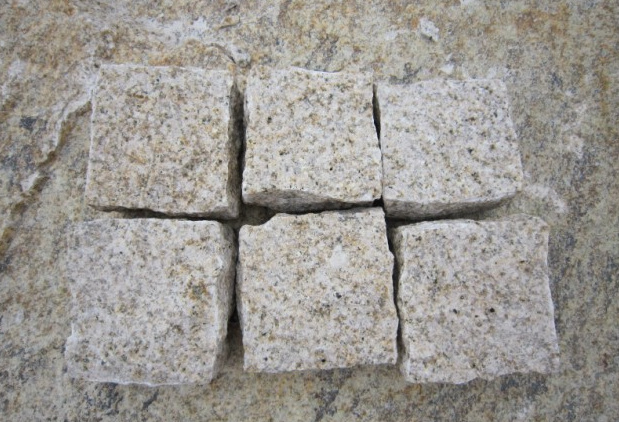 Sunset Golden Granite Stone G682 Slab/Tile/Kerbstone/Cubestone/Cobble/Paver Stone/Kerbs/Cobblestone/Cube Stone