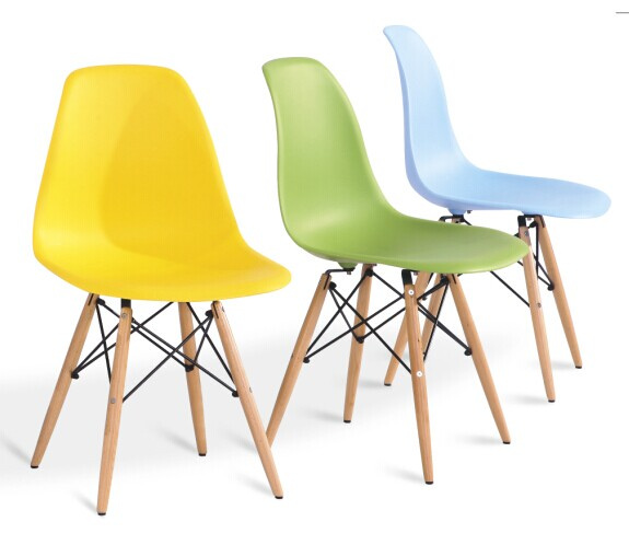 Plastic Chairs with Wood Leg for Christmas Decoration (PP623)