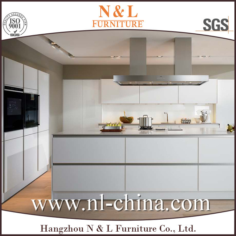 Luxurious Solid Wood White Kitchen Cabinets