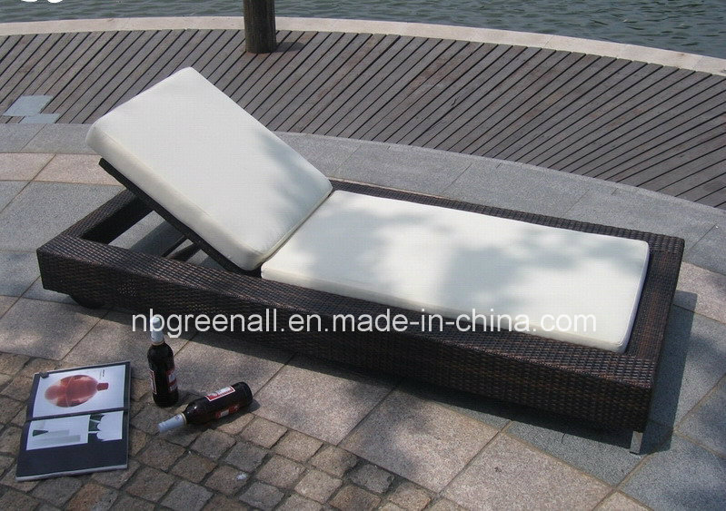Rattan Used Chaise Lounge