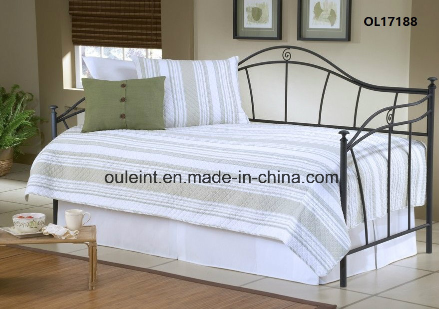Morden Metal Daybed Sofa Bed (OL17188)