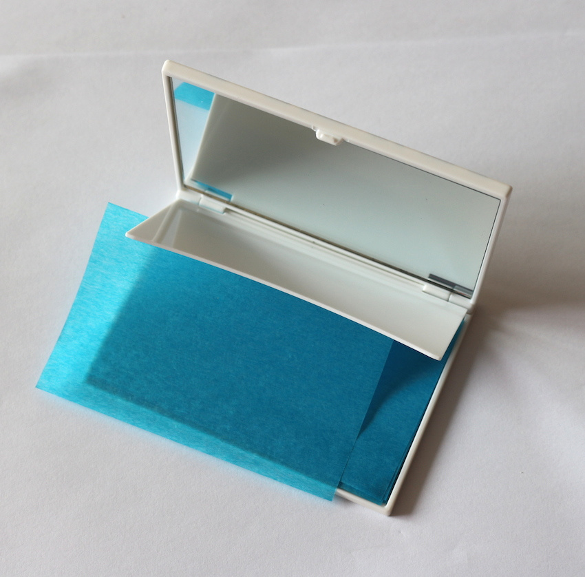2-in-1 Facial Oil Absorbenting Film with Makeup Mirror (DM3010)