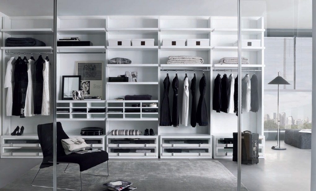 White Matt Lacquer Bedroom Closet with Glass Door
