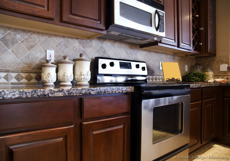 Kitchen Furniture Solid Wood Dark Cherry Kitchen Cabinets (DC22)
