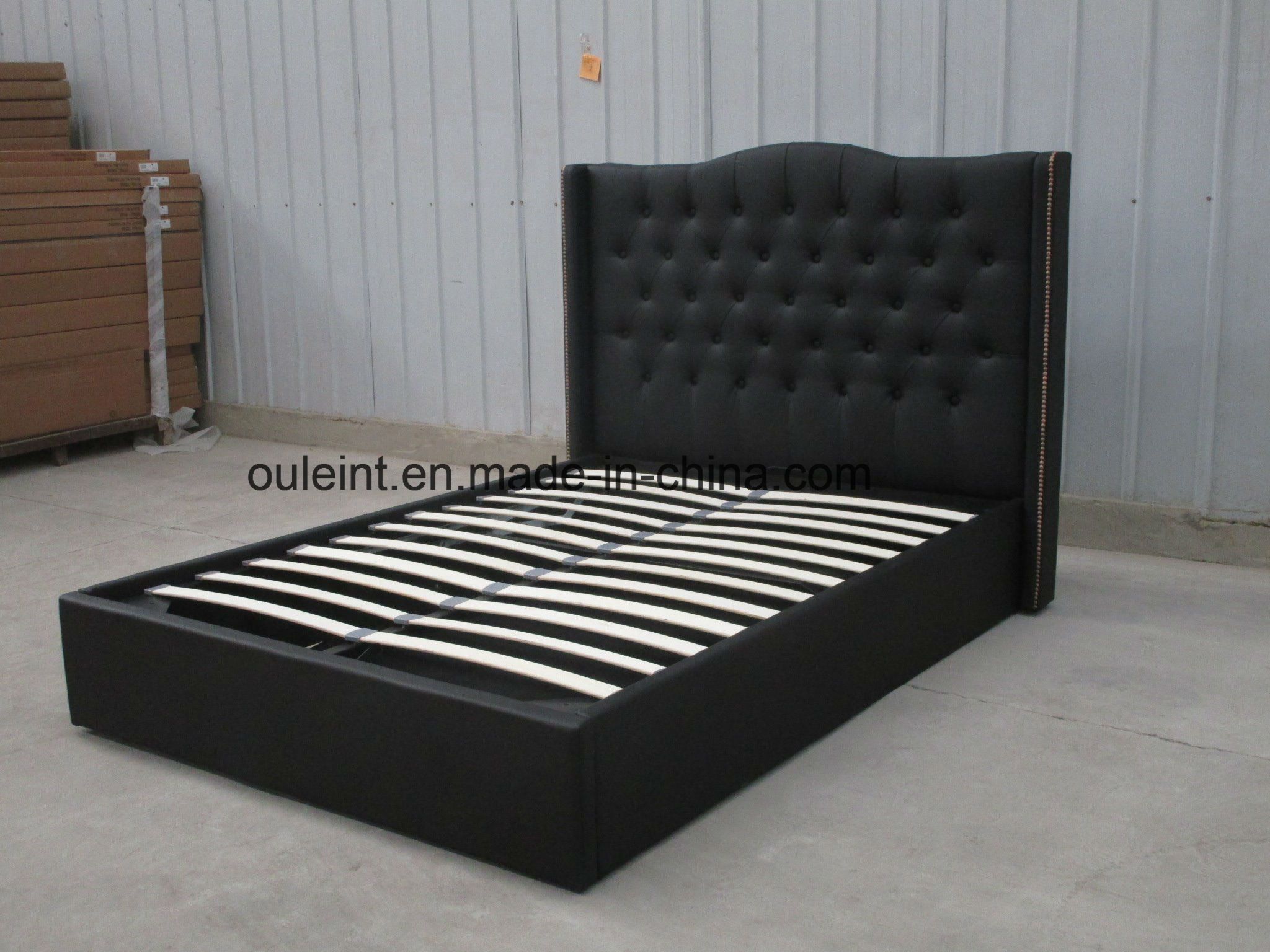 Queen Uphostered Storage Bed (OL17172)