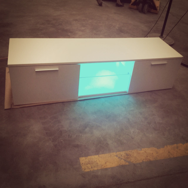 Modern Design Wooden Living Room Furniture LED TV Stand