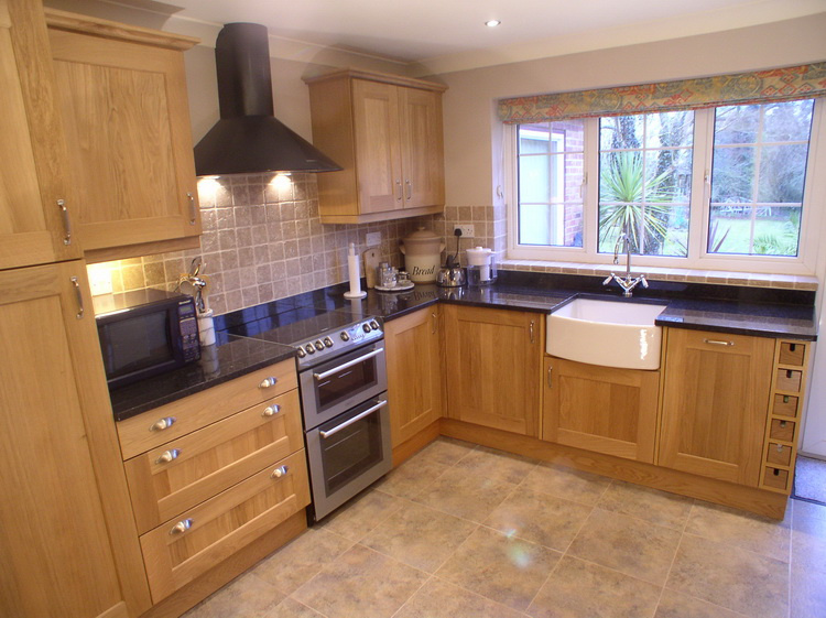2015 Wood Kitchen Cabinet Home Furniture (GLOE208)
