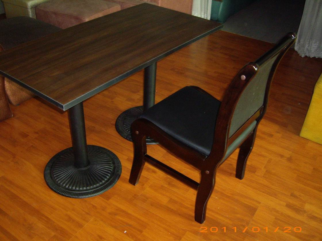 Modern Restaurant Table (90026)