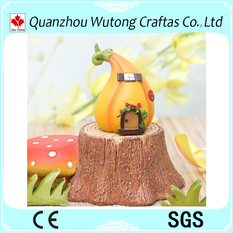 Wholesale Lovely House Pumpkin Resin Landscape Figurine