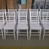 China Cheap Wood Chiavari Ballroom Tiffany Chairs with Soft Cushion