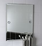 China 2mm-6mm Bathroom Mirror with Polished Belveled Edge in Custom Size and Shape with Good Water and Acid Resistance (BSM-1601)