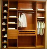 Customerized Modern Design Wardrobe (Br-Cr004)