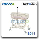Hospital Adjustable Metal Basin Basket New Born Baby Crib with I. V. Pole