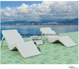 Outdoor Rattan Chaise Lounge for Beach/Garden