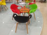 Modern Plastic PP Chair Dining/Restaurant Table Plastic Chair