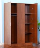 Modern Closet with 3 Doors and 3 Shelf